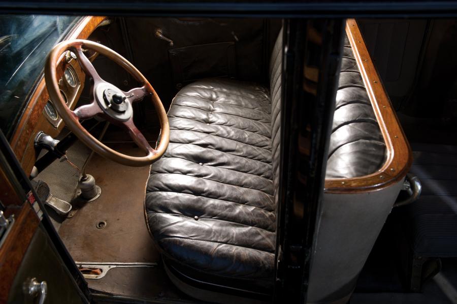  Packard Custom Eight 7-Passenger Sedan 1928 года  (фото 7 из 9)